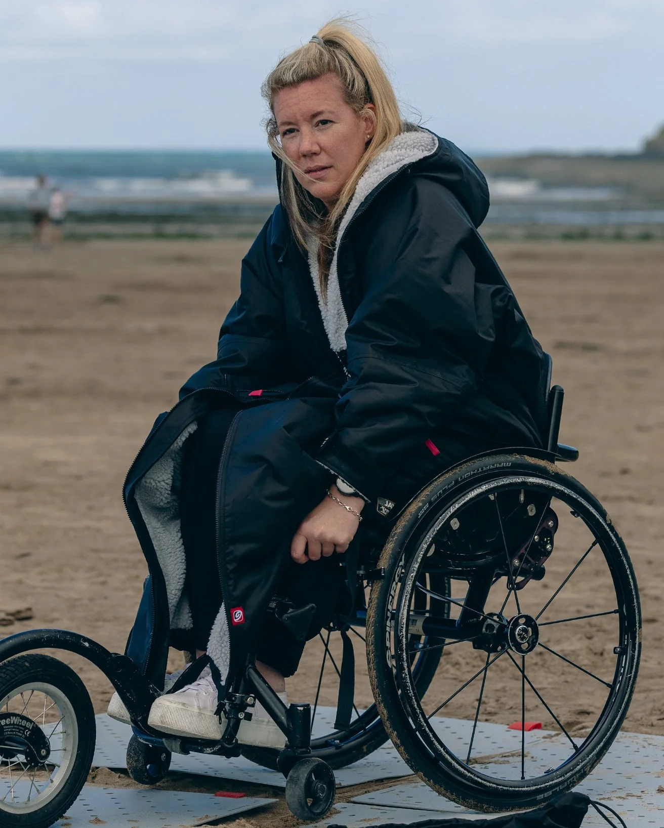 Black Grey Dryrobe Adapt - Image 6