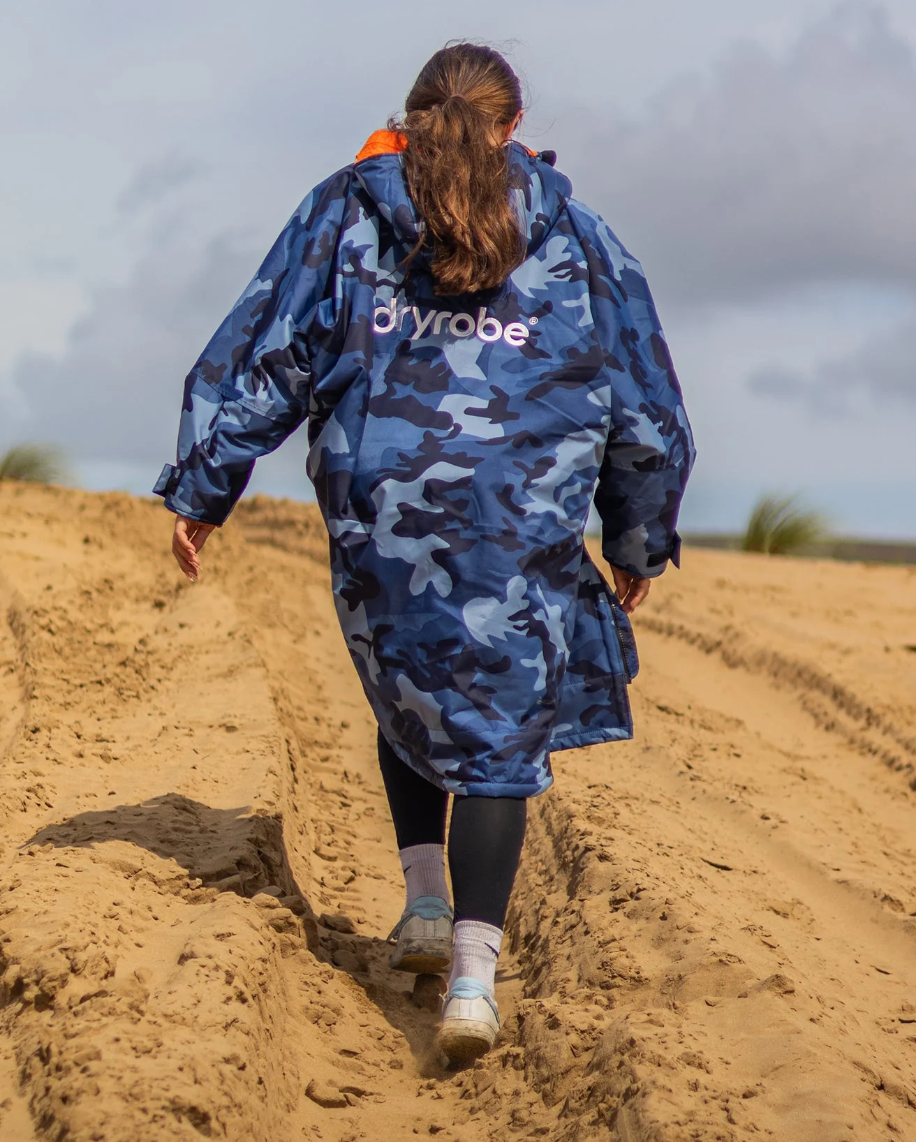 Blue Camo Orange Kids Advance Changing Robe - Image 4