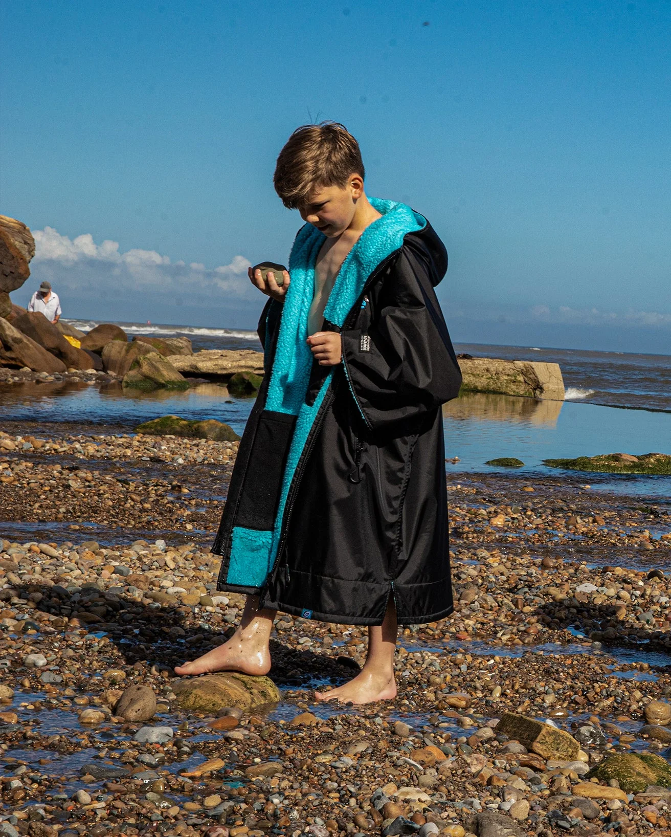 Black Blue Easy-Fit Kids Advance Changing Robe - Image 5