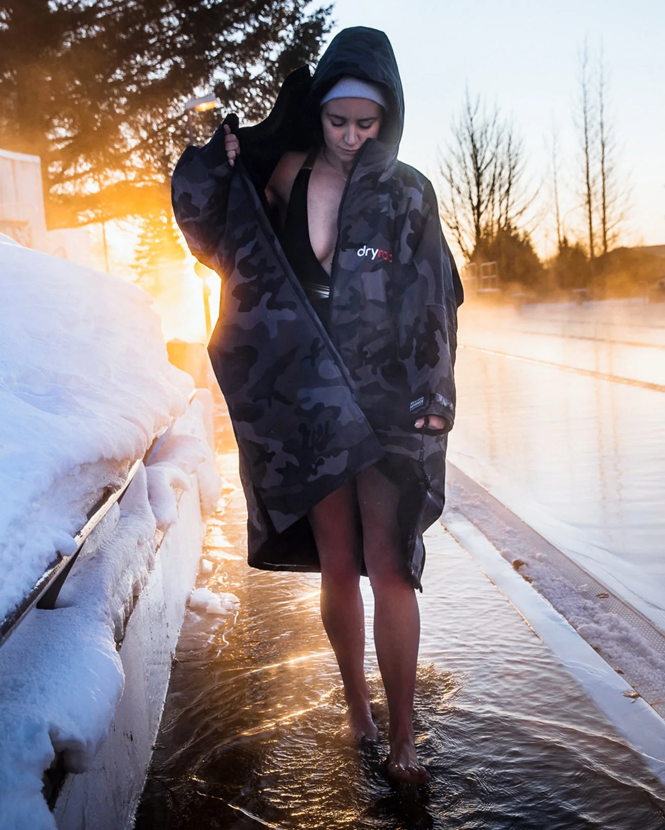 Black Camo Advance Changing Robe - Image 14