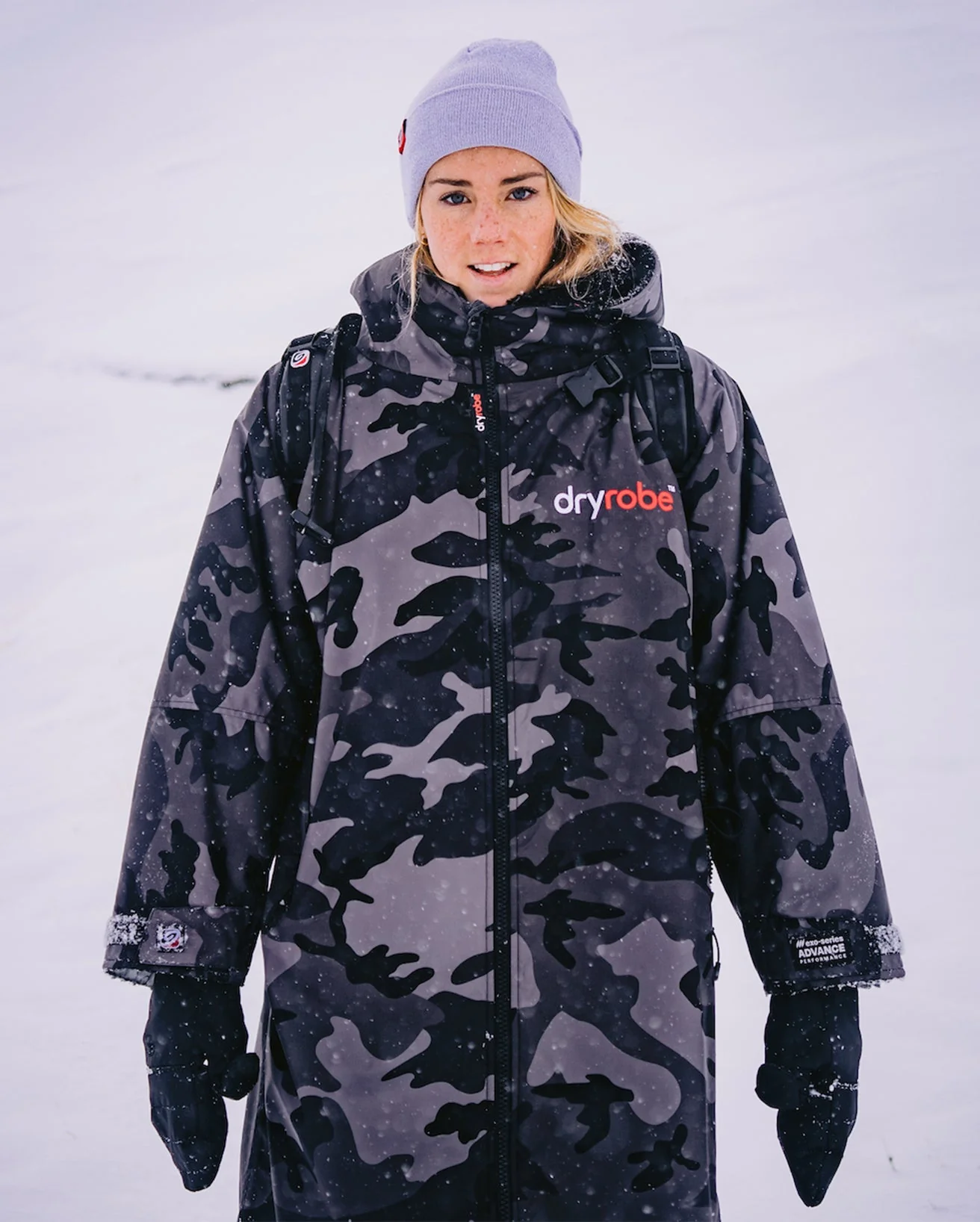 Black Camo Advance Changing Robe - Image 15