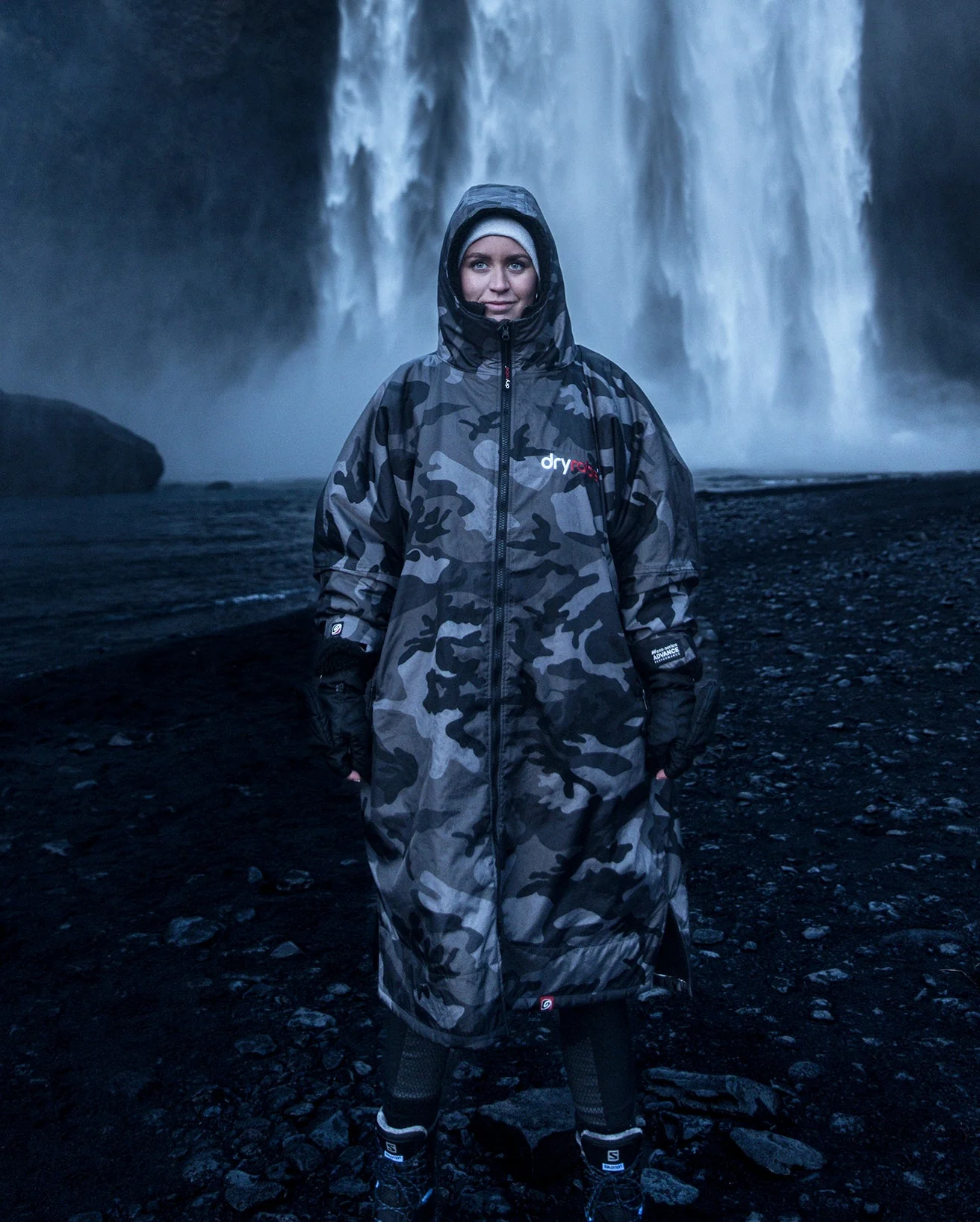 Black Camo Advance Changing Robe - Image 16