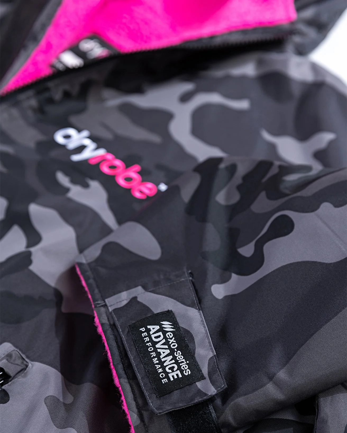 Black Camo Pink Advance Changing Robe - Image 15