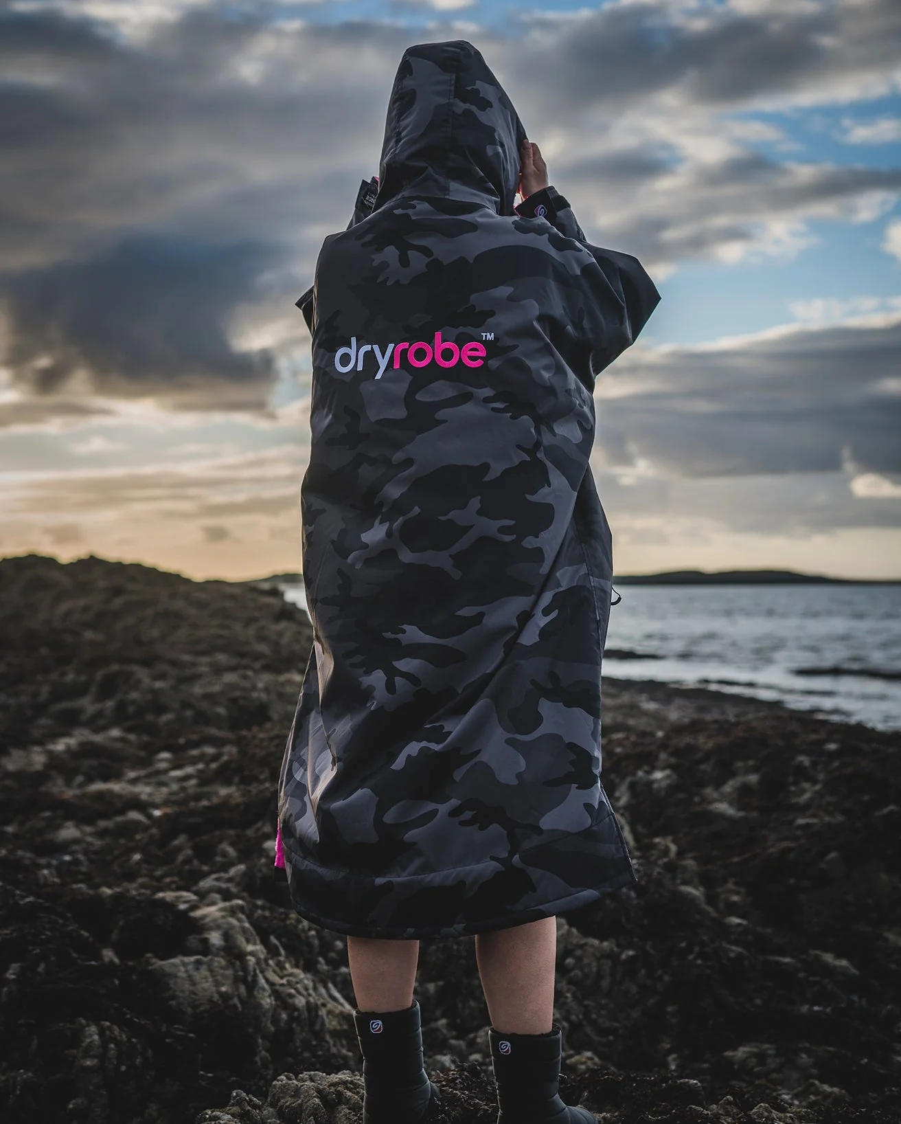 Black Camo Pink Advance Changing Robe - Image 4