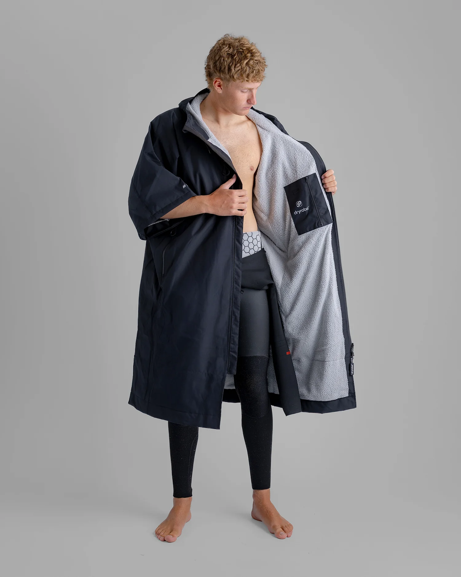 Black Tech-Lite Changing Robe - Image 13