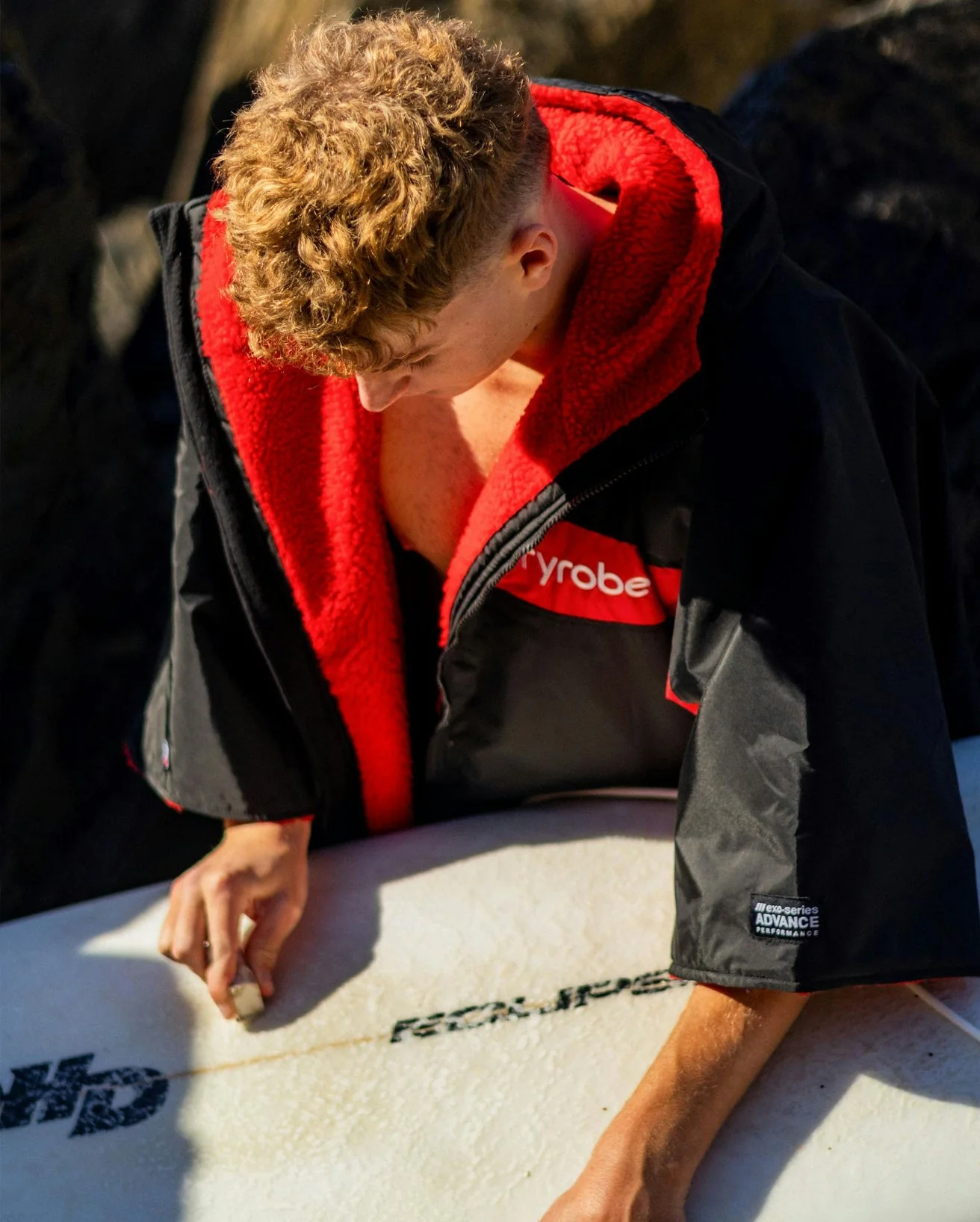 REWORK - Black Red Easy-Fit Advance Changing Robe - Image 7