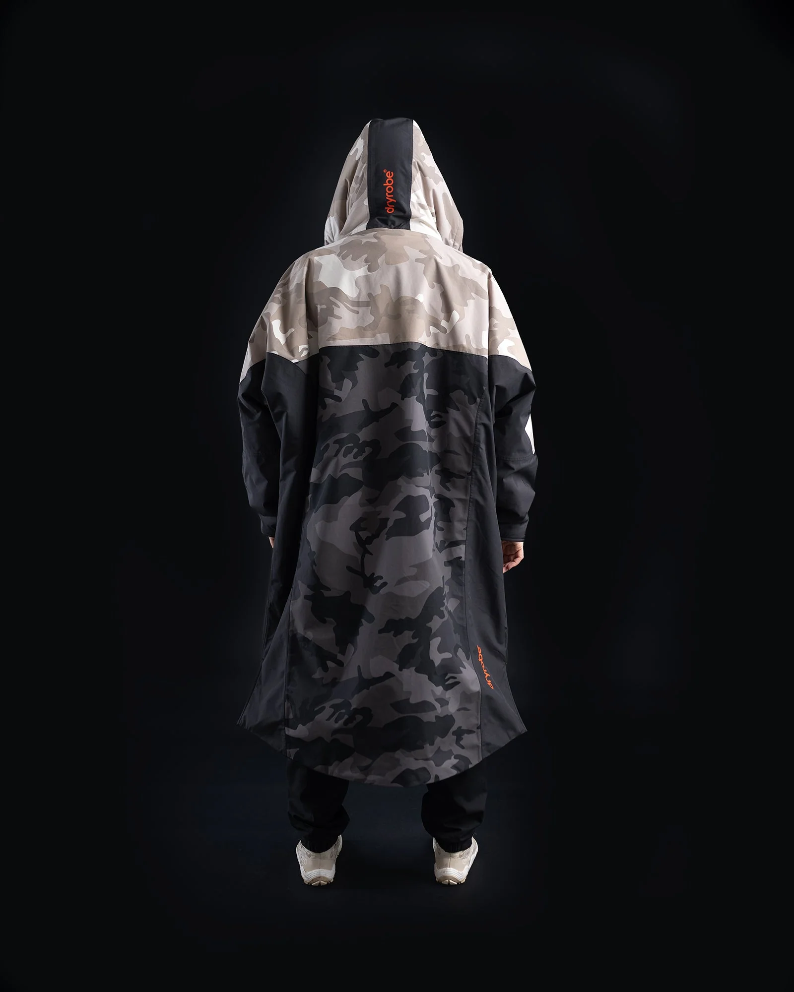 Sand Camo Orange Dryrobe® Nexus - Image 10
