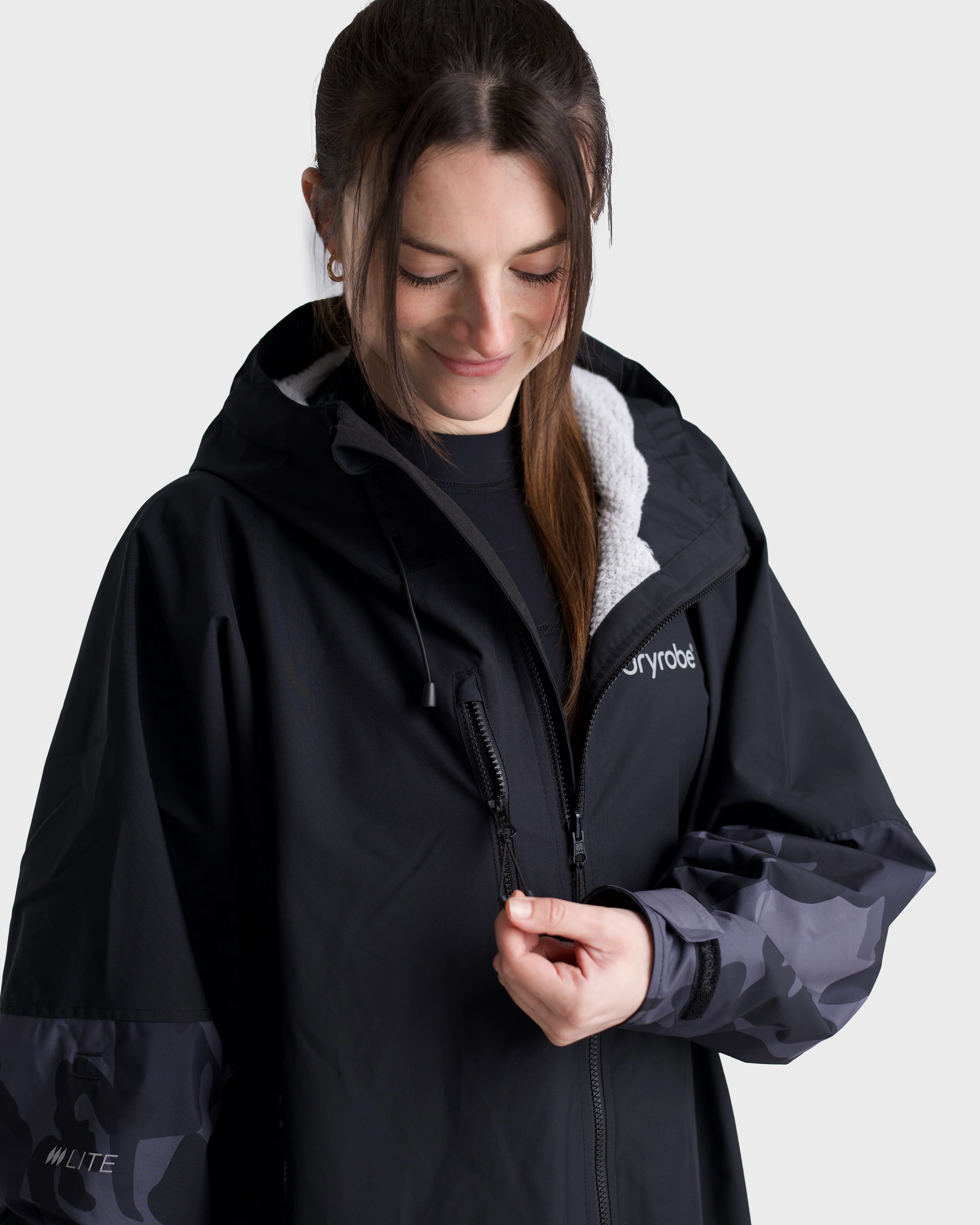 Black Tech-Lite Changing Robe Long Sleeve - Image 14