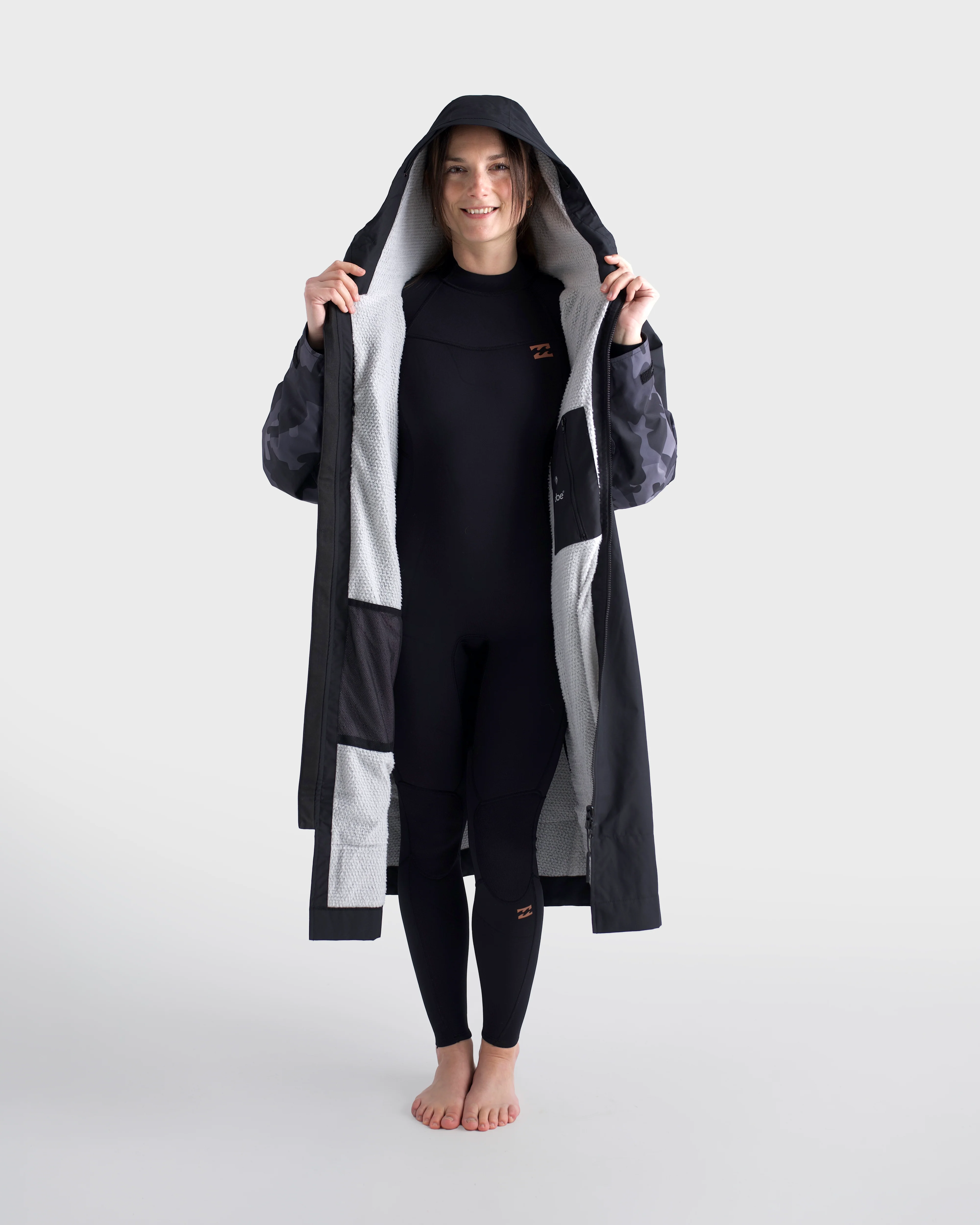 Black Tech-Lite Changing Robe Long Sleeve - Image 2