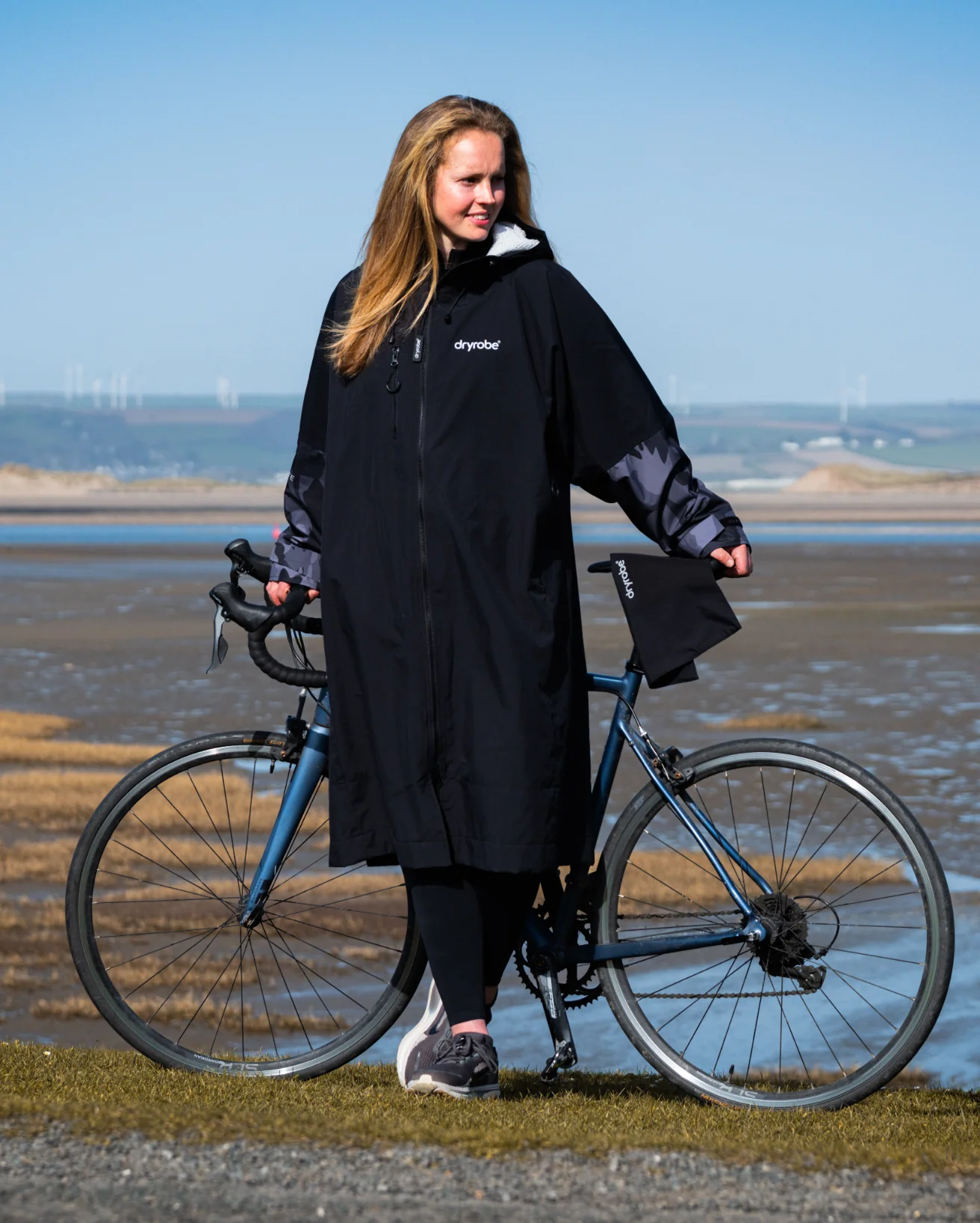 Black Tech-Lite Changing Robe Long Sleeve - Image 22