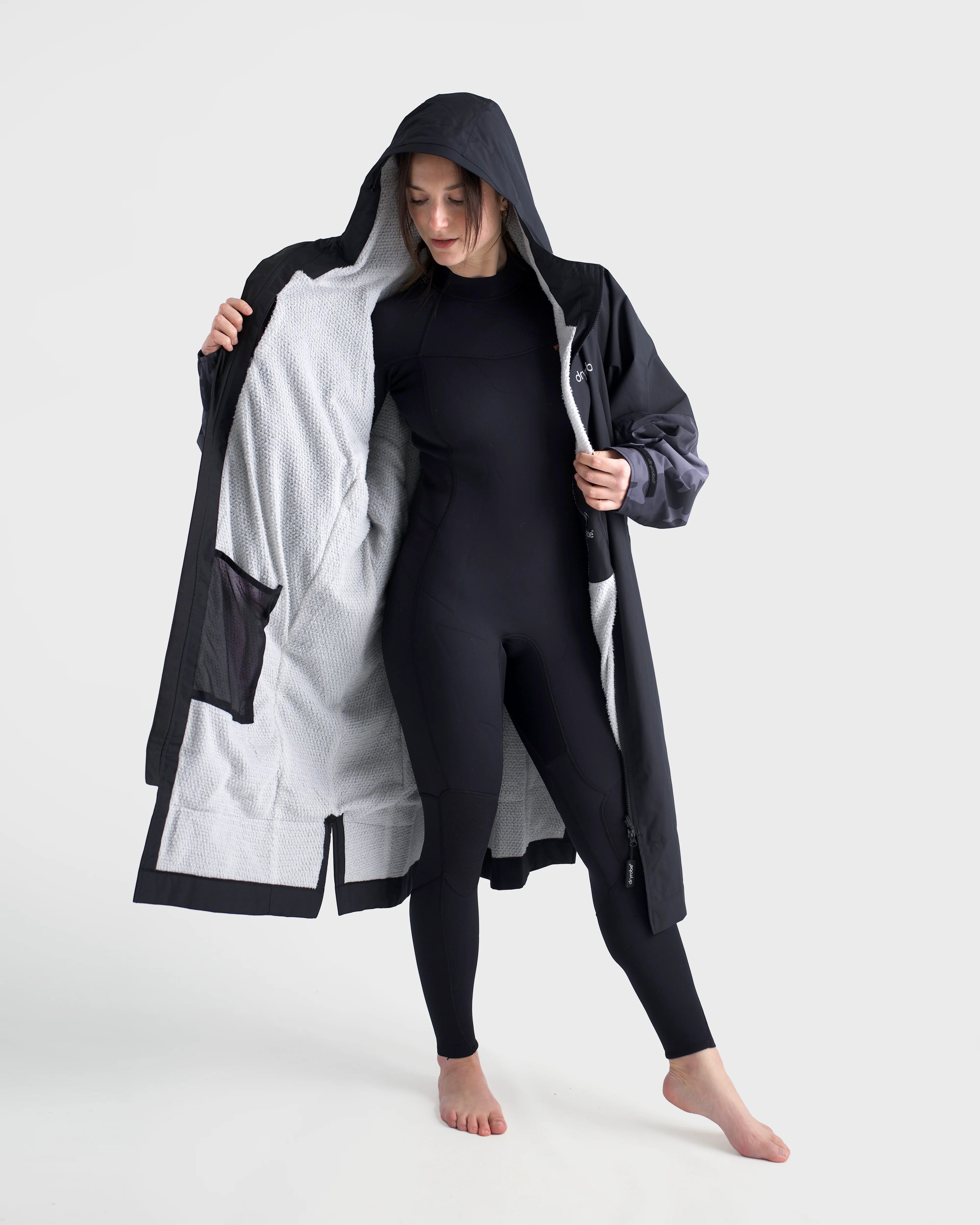 Black Tech-Lite Changing Robe Long Sleeve - Image 3