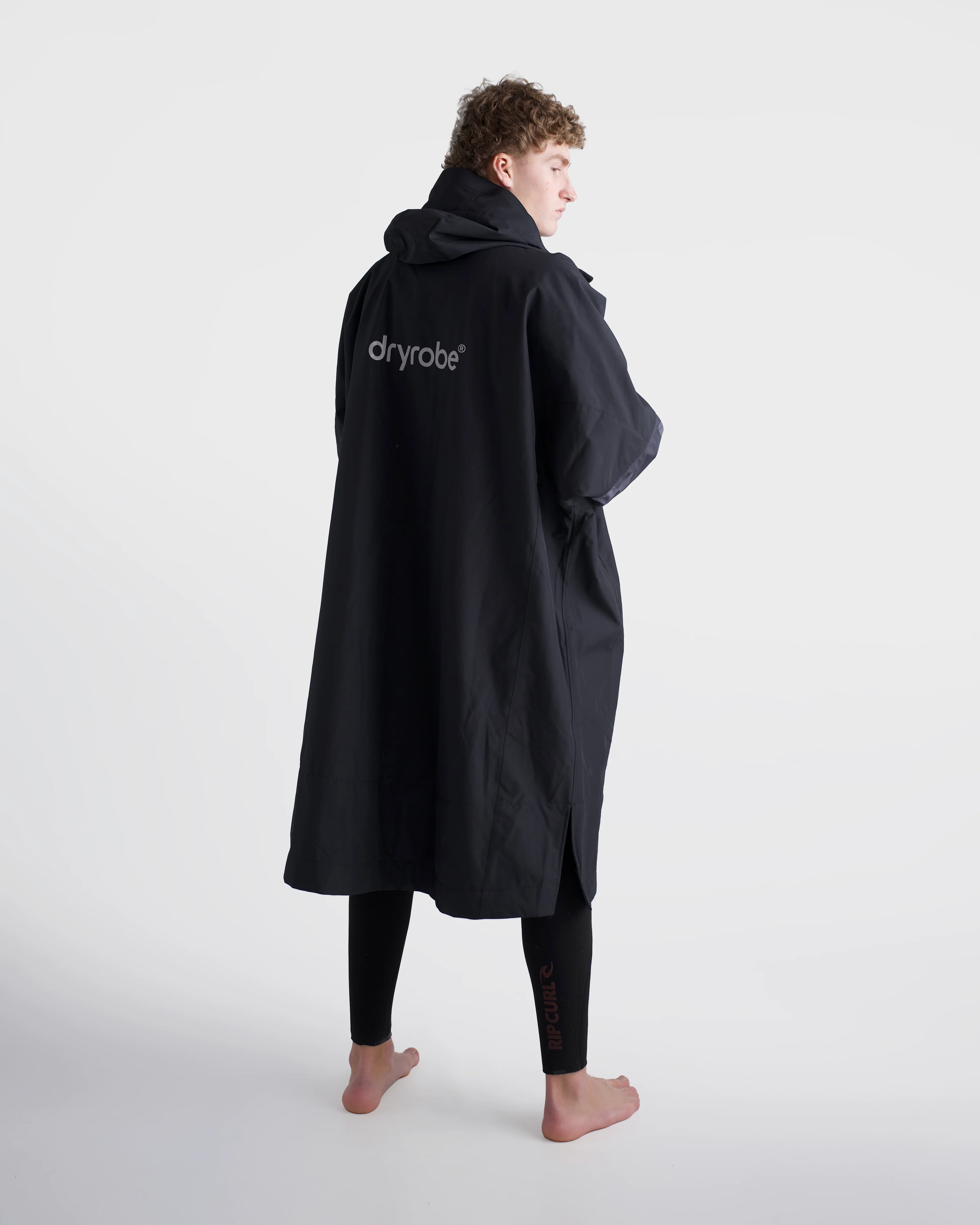 Black Tech-Lite Changing Robe Long Sleeve - Image 9